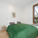 Apartment Srodmiescie Muranow With Parking By Renters Warsaw
