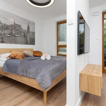 Apartment Srodmiescie Muranow With Parking By Renters