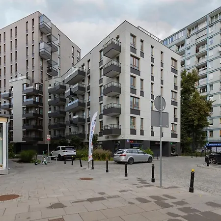 Srodmiescie Muranow With Parking By Renters Warsaw