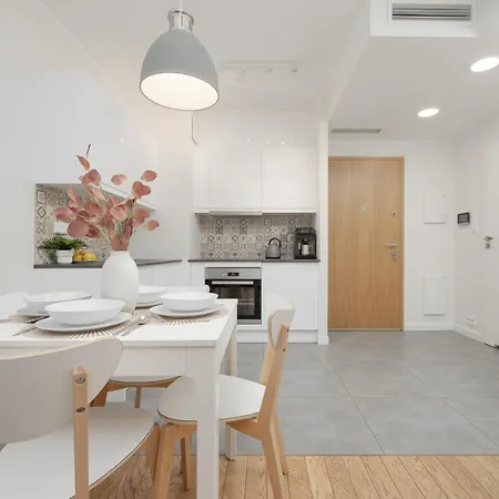 Srodmiescie Muranow With Parking By Renters Appartement Warschau