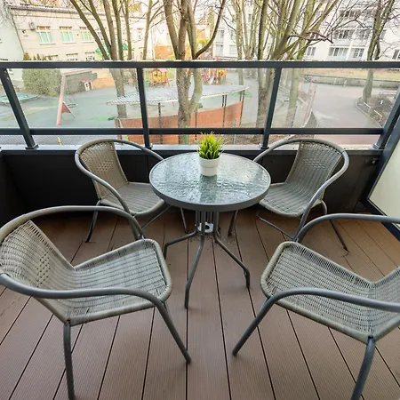 Apartment Srodmiescie Muranow With Parking By Renters Warsaw