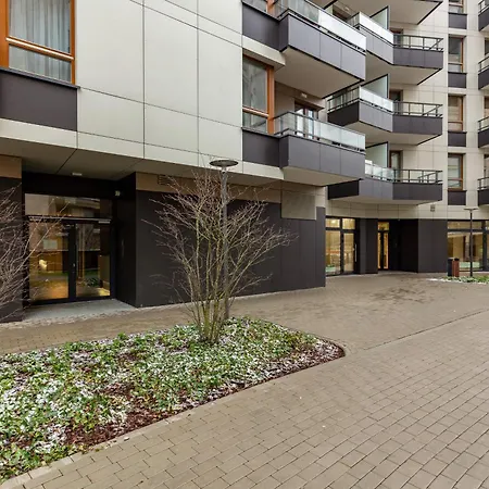 Srodmiescie Muranow With Parking By Renters Apartment