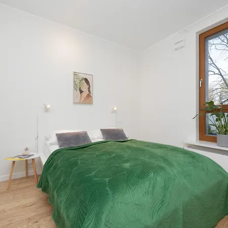 Apartment Srodmiescie Muranow With Parking By Renters Warsaw