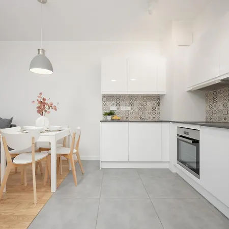 Srodmiescie Muranow With Parking By Renters Lejlighed