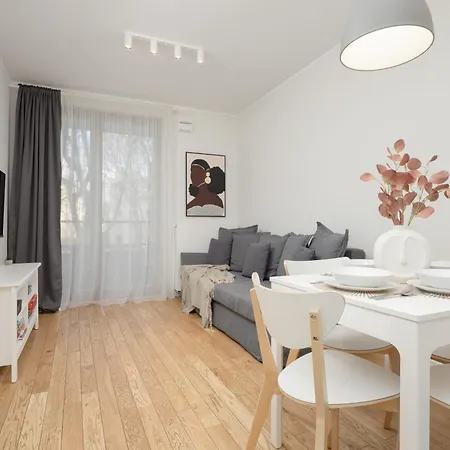 Srodmiescie Muranow With Parking By Renters Daire *