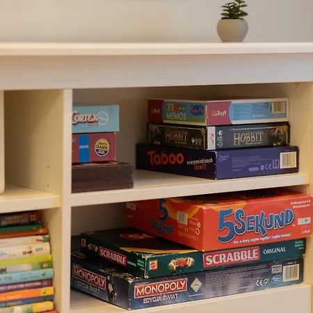 Srodmiescie Muranow With Parking By Renters Daire